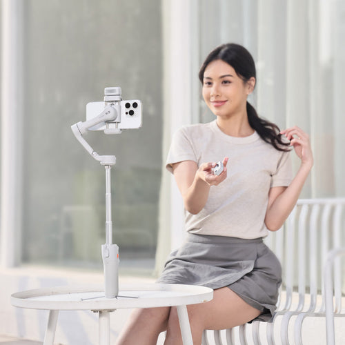 Hohem iSteady X3-Black 3 Axis All-In-One Travel Smartphone Gimbal with Magnetic Fill Light - Black