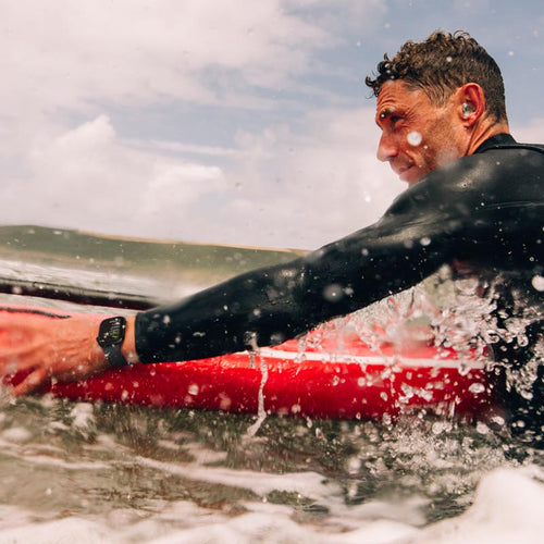 Apple Watch Series 10 GPS + Cellular 42mm Gold Titanium Case with Starlight Sport Band S/M
