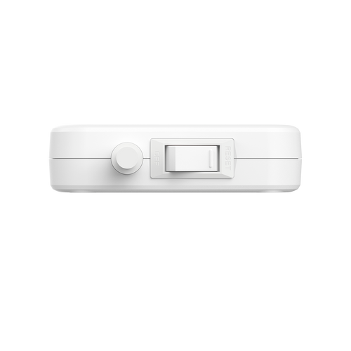 Momax US3UKW ONEPLUG 4-Outlet Power Strip with USB (White)