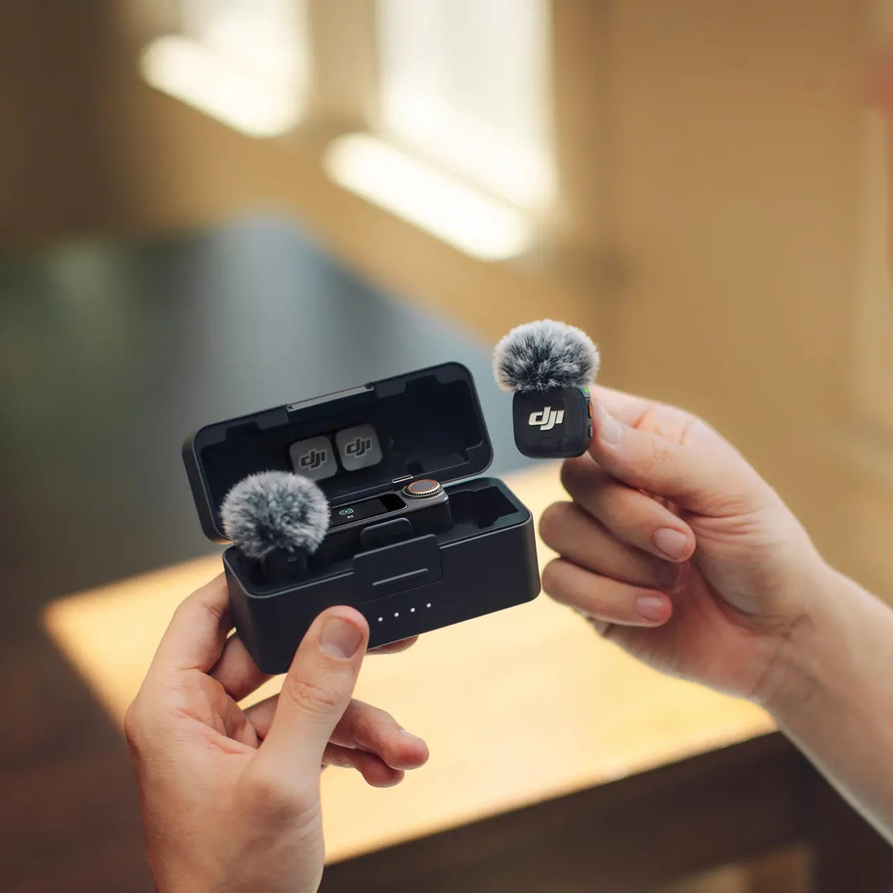 DJI Mic 3 (2 TX + 1 RX + Charging Case) – Challenger Singapore