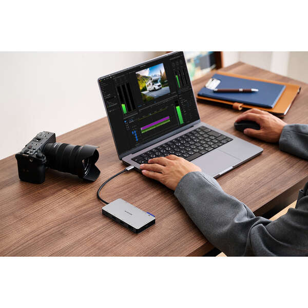 Elecom DST-090BP1SV USB Type-C 9-in-1 PD140W Docking Station