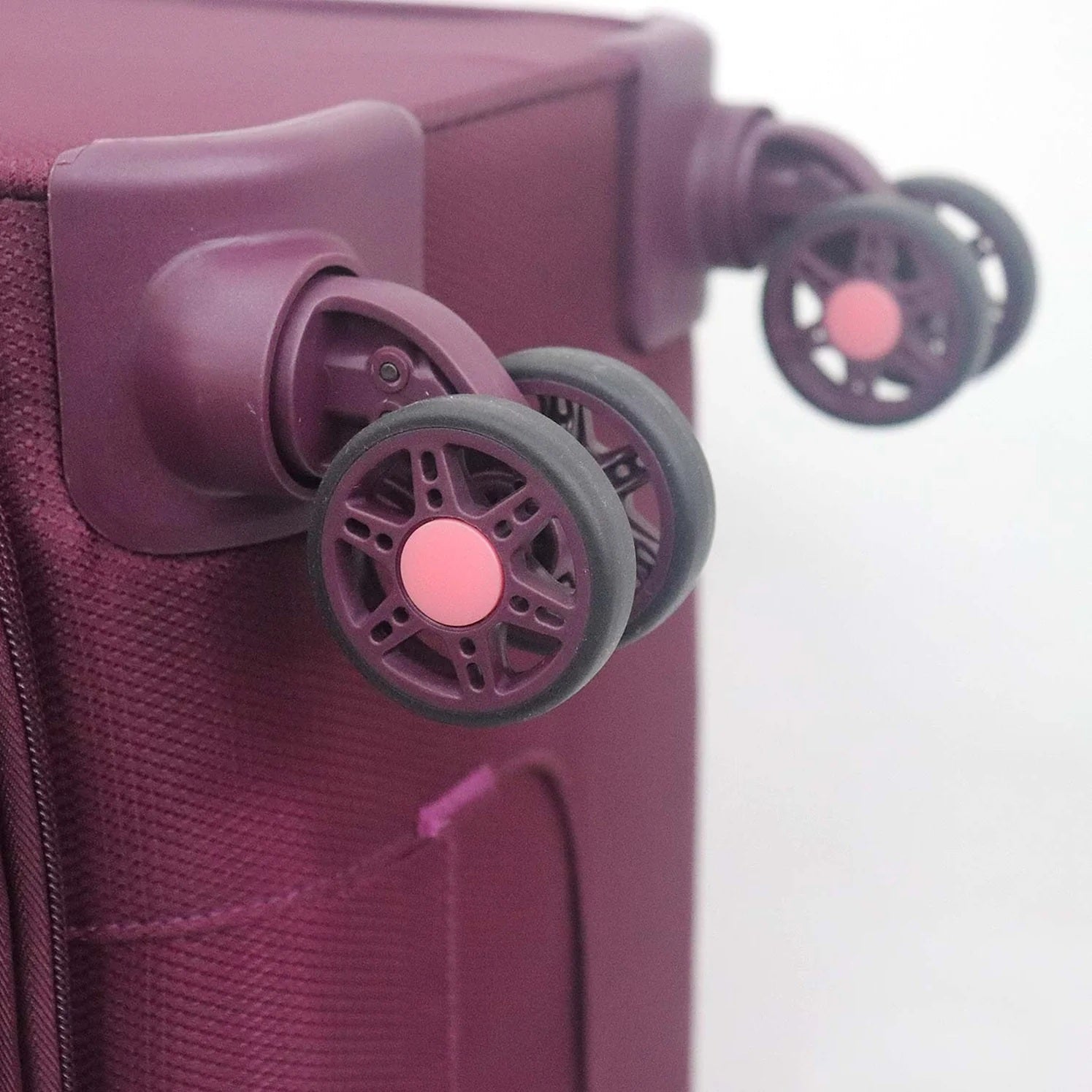 Hush Puppies HP69-3145-2-VL 28 Expandable w TSA Lock Violet