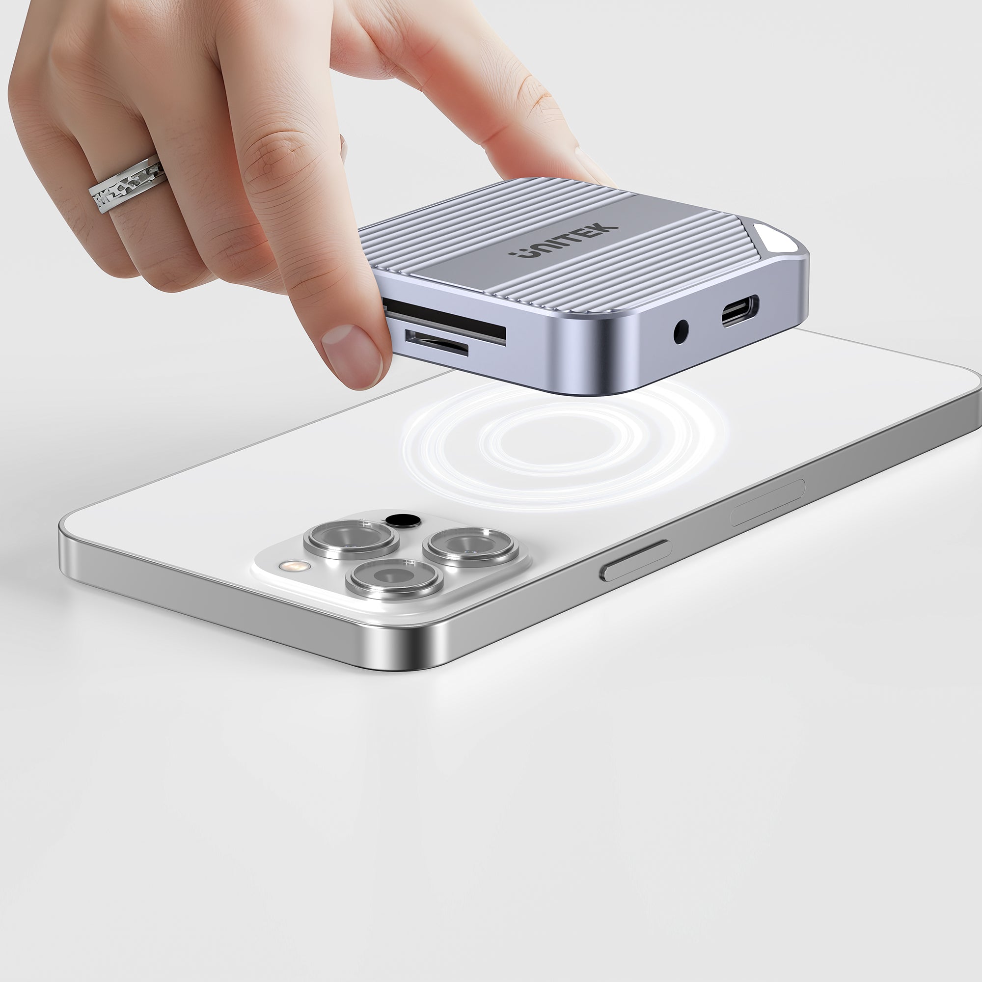 Unitek S1244CGY01 Magnetic SD/Micro SD Card Reader with PD100W